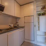 Domus Elena Lakeview *