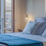 Domus Elena Lakeview Apartment *