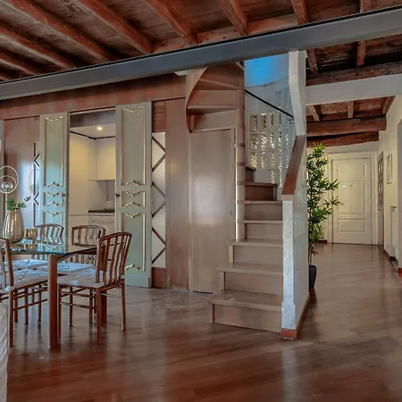 Domus Elena Lakeview *