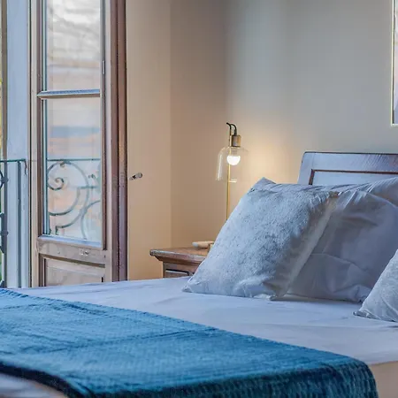 Domus Elena Lakeview 아파트 *