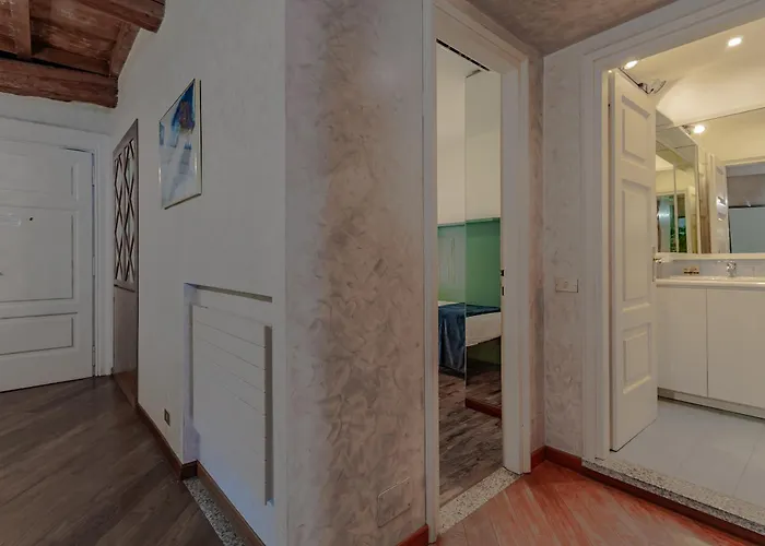 Domus Elena Lakeview דירה *