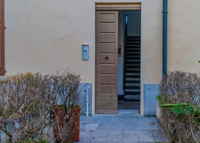 Domus Elena Lakeview דירה *